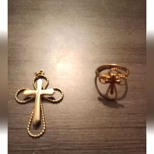 Vintage Sarah Coventry Goldtone Cross Pendant And Matching Ring. Size 6